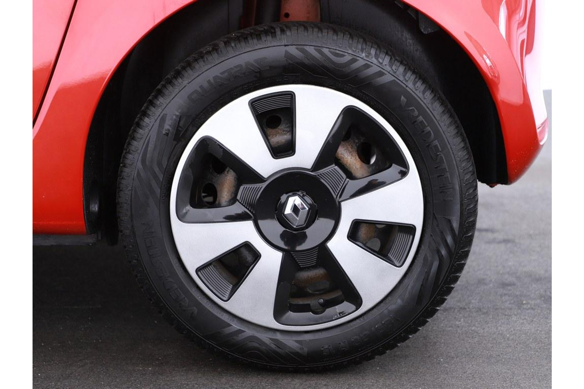 46536179-3.jpg