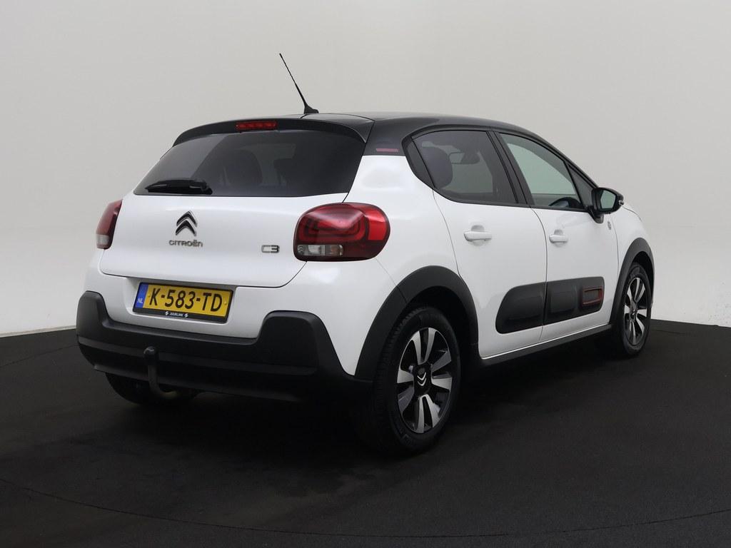 51704349-2.jpg