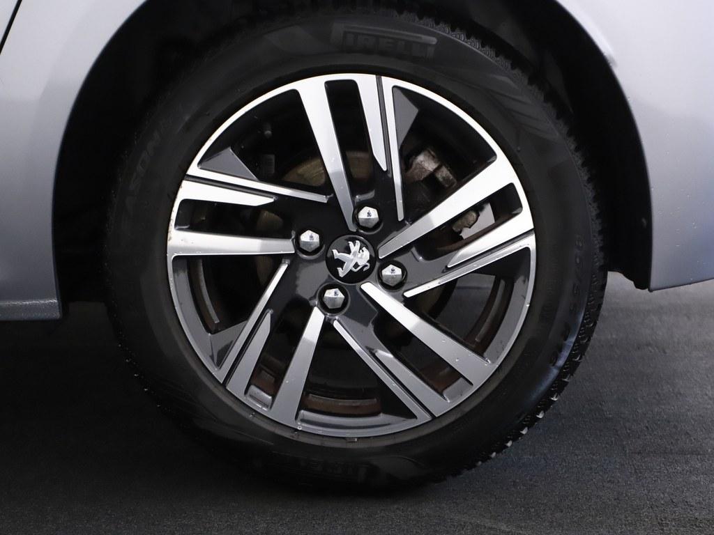 53062542-3.jpg