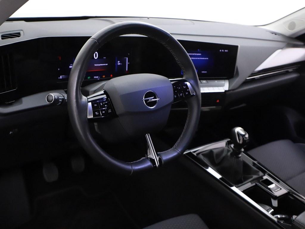 53304289-2.jpg