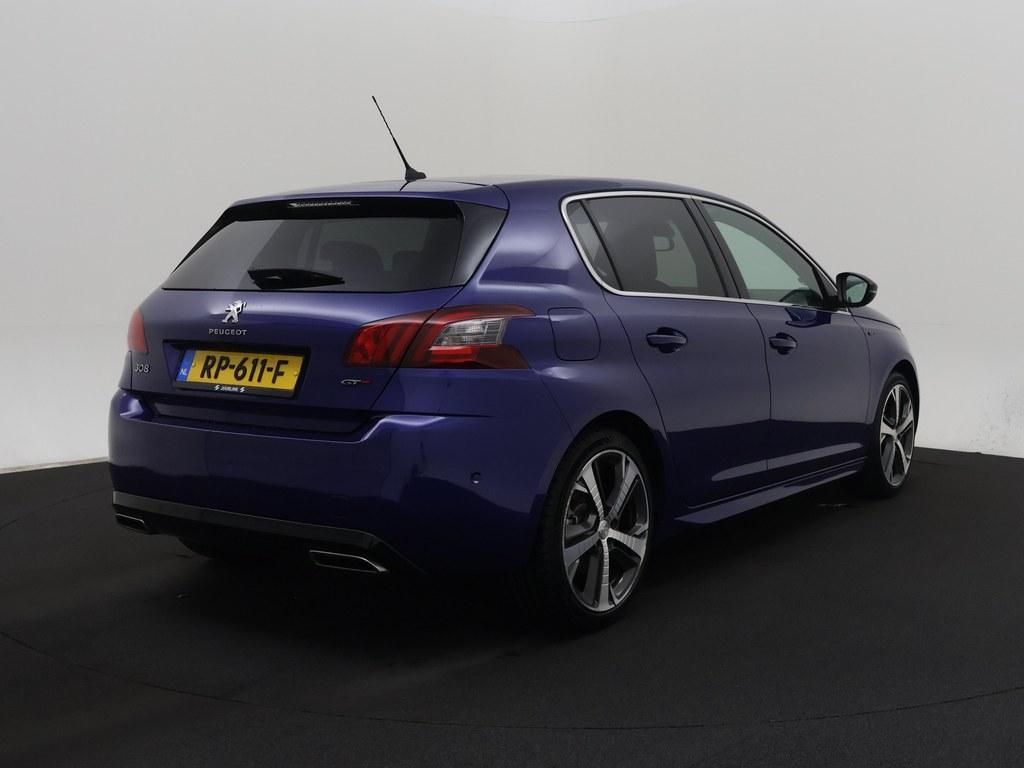 53386177-2.jpg