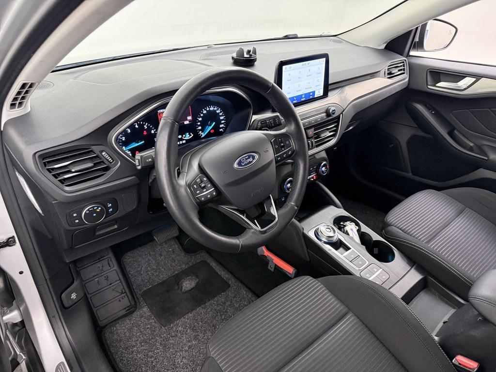 54188112-1.jpg