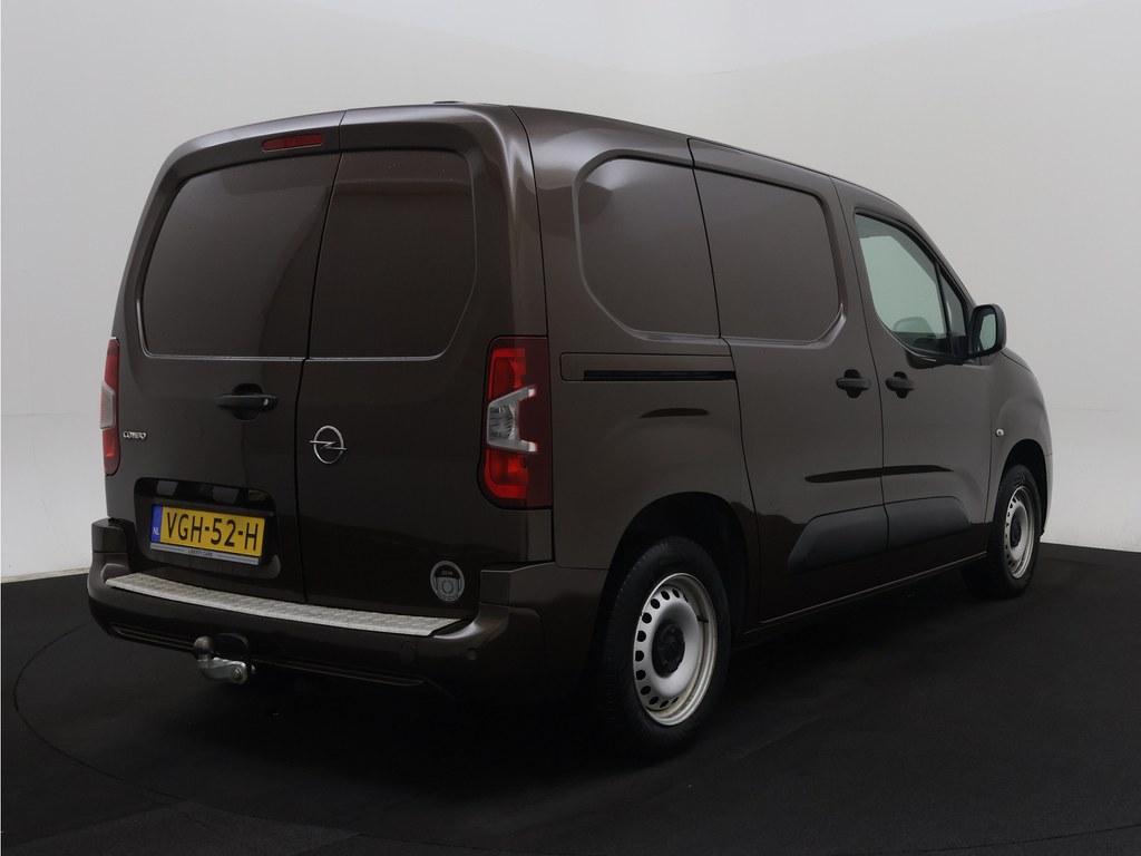 55095321-2.jpg