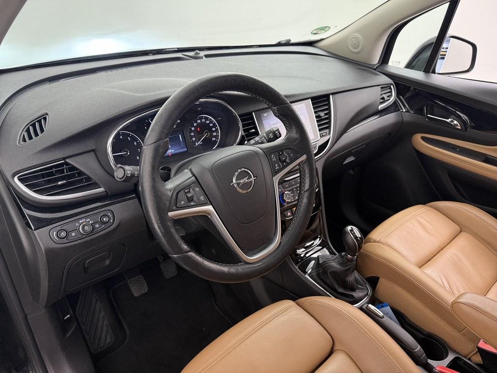 55867368-2.jpg