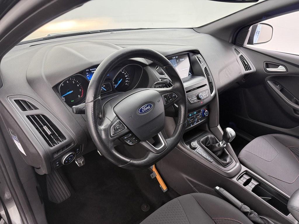 55923819-2.jpg